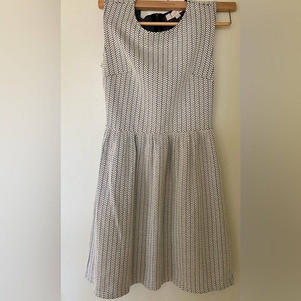 LOFT Women’s sleeveless Jacquard Chevron dress